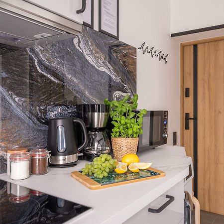 Green Garden & Private Parking Apartments With Playground Riga Dış mekan fotoğraf